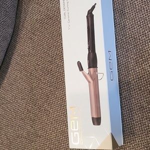 GEM 1 1/4 ceramic curling iron